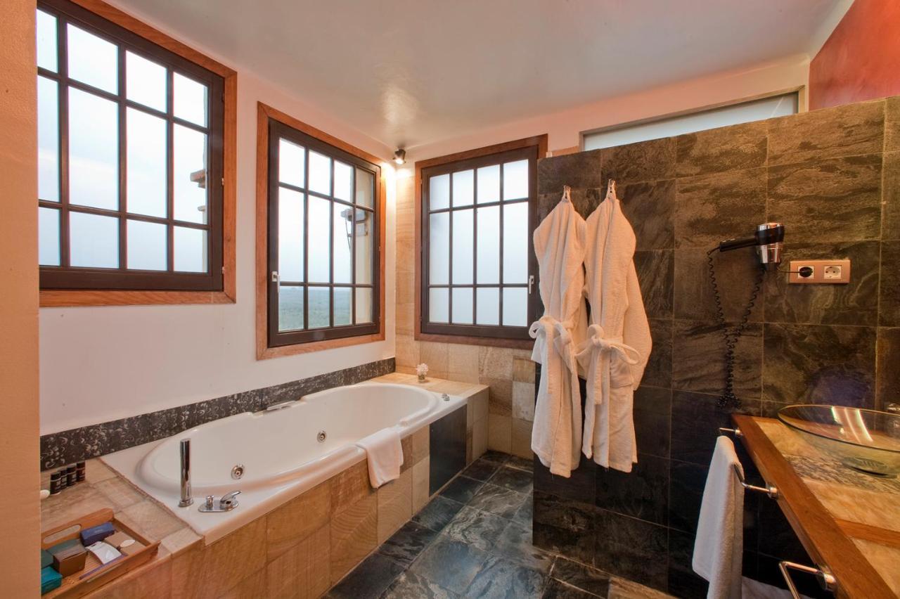 Hotel Boutique Mas Passamaner La Selva del Camp Ngoại thất bức ảnh